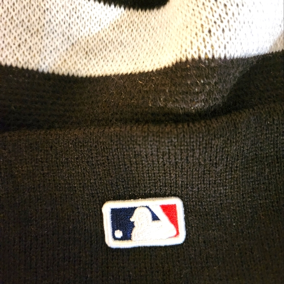 Los Angeles Dodgers New Era MLB 2024 World Series Champions Locker Room Beanie - Picture 6 of 6